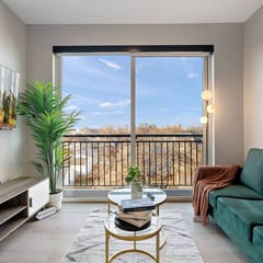 DT, UMN, 1BD, Gym, Free Parking, Rooftop by River