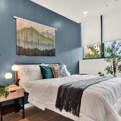 Cozy Sunlit 1BR | OTR | Pool, Gym, Workstation