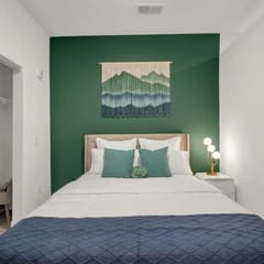 Modern 1BR CIN Suite | Pool, Gym