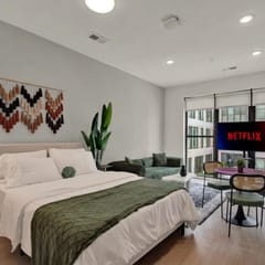 Chic 1BR Suite | Downtown CIN | Pool & Gym