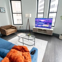 Urban 1BR Downtown–Close