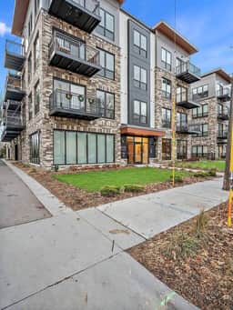 DT Coze Apt, Gym, Rooftop, Free Street Parking