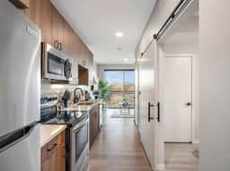DT, UMN, New 1BD GYM, Rooftop, Free Parking