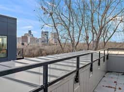 DT, UMN, 1BD, Gym, Free Parking, Rooftop by River