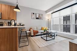 Downtown 2-Bed with Rooftop & Gym