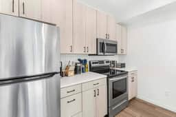 Modern 1BD Near DT & UMN Gym Street Parking
