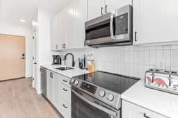 Coze Studio Unit Near Downtown MN and Airport