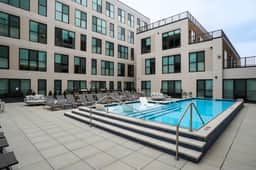 1BR Downtown Suite | Pool, Gym & Workspace
