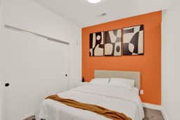 Cozy 1BR OTR Suite | Pool, Gym & City Views - Image 3