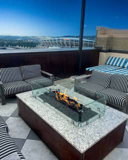 OTR Stadium Loft with Pool & Gym - Image 2