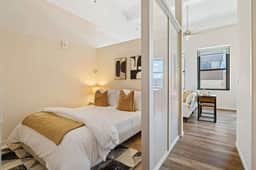 Downtown Apt with Pool, Parking near stadiums - Image 2