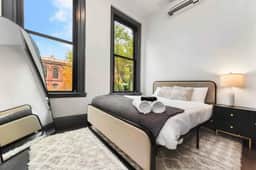Stylish Downtown 2BR Ste - Image 2