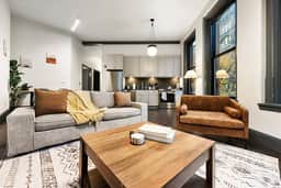 Comfortable 2BR | Walkable to NFL - Image 2