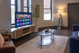 Urban 1BR Downtown–Close - Image 2