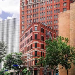 Stylish Downtown 1BR Near Festivals & Culture - Image 3