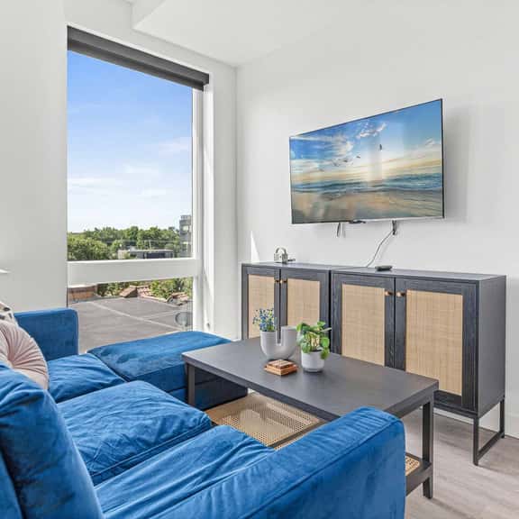 Coze Studio Unit Near Downtown MN and Airport - Image 1