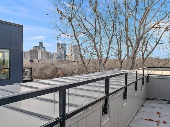 DT Coze Apt, Gym, Rooftop, Free Street Parking
