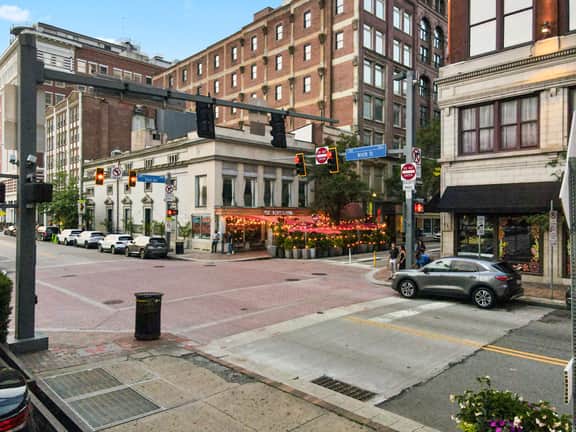 Downtown Pittsburgh Central Retreat