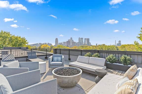 Modern Apt with Rooftop & Skyline Views - Image 2
