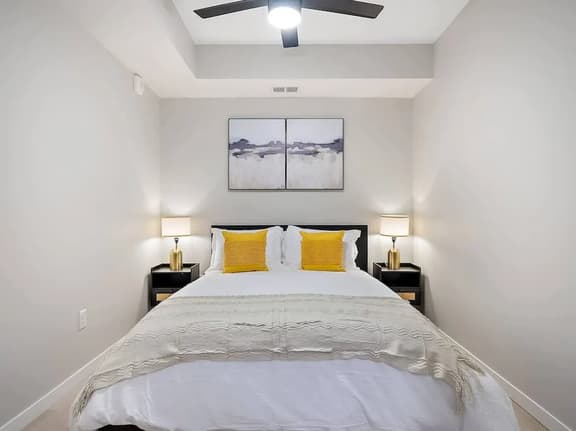 DT, UMN, New 1BD GYM, Rooftop, Free Parking