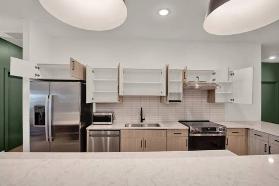 Chic 2BR in OTR | Pool, Gym & Walkable Area
