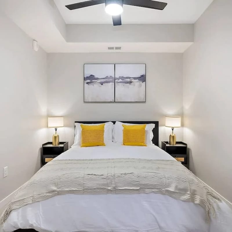 DT, UMN, New 1BD GYM, Rooftop, Free Parking