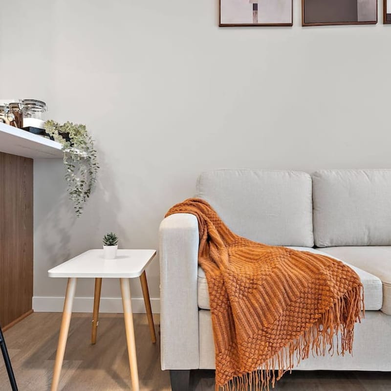 Downtown 2-Bed with Rooftop & Gym