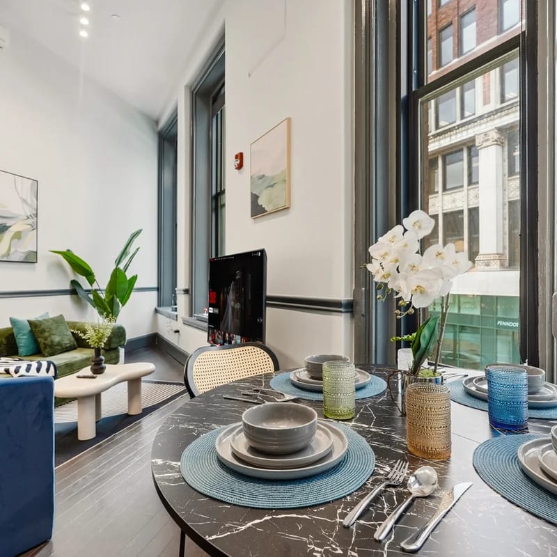 Stylish 1 Bed Downtown apartment with Sofa bed